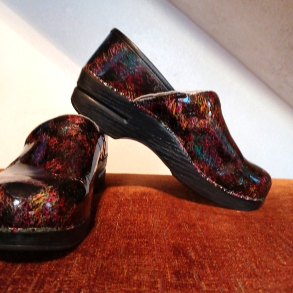 Multicolored Patent leather Danskos